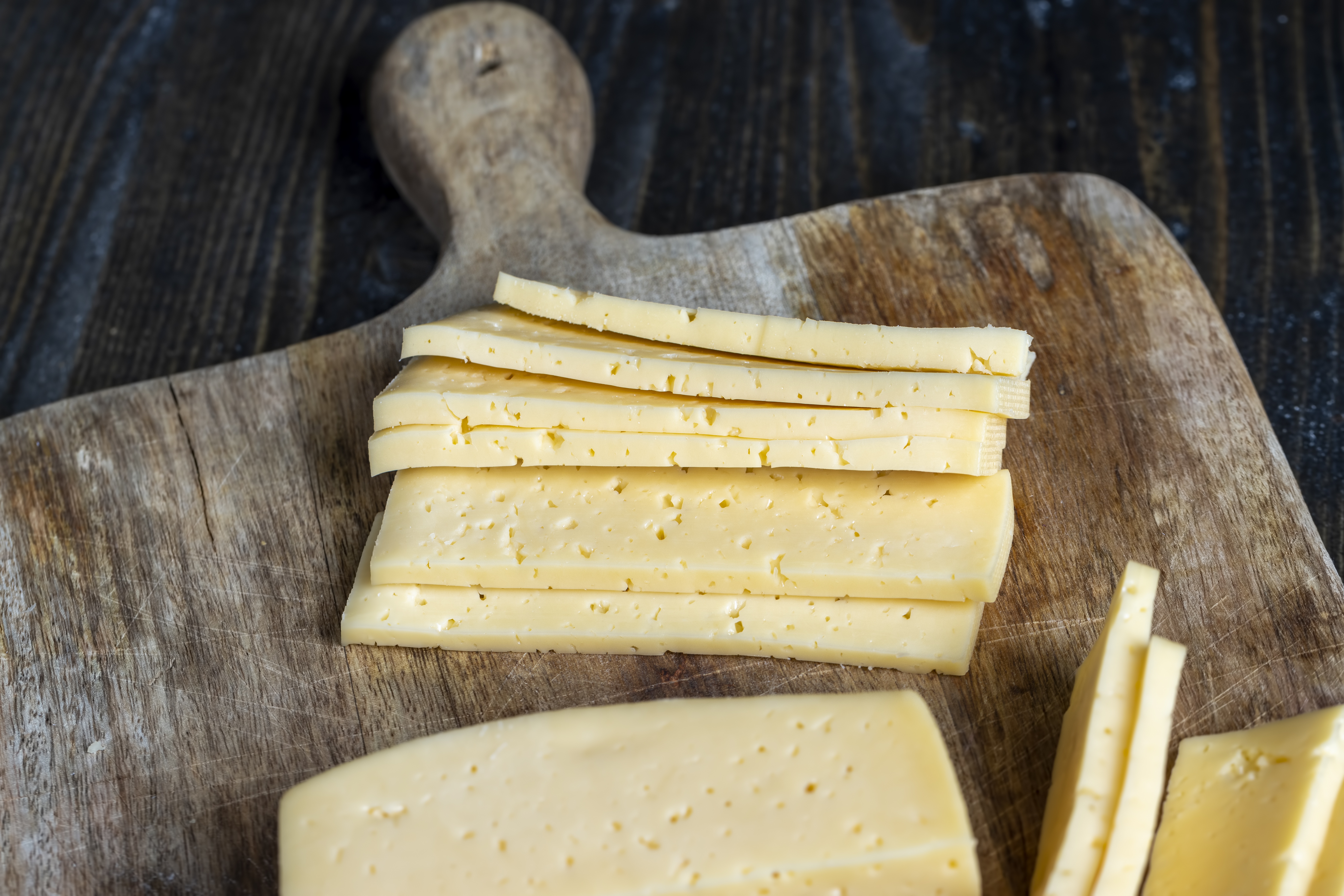 cortar queso en láminas
